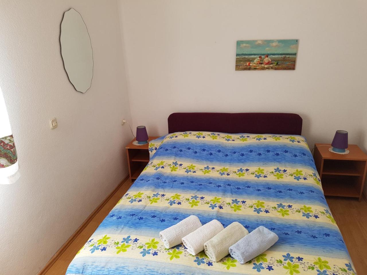 Apartmani Jereb ドラスニセ エクステリア 写真