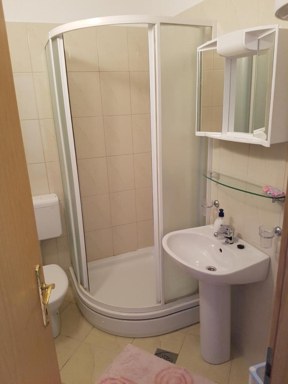 Apartmani Jereb ドラスニセ エクステリア 写真